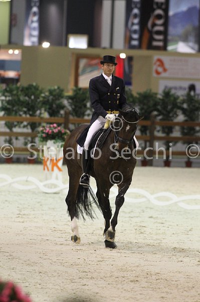 LAUGKS_MEGGLE\'S WELTTALL_MILANO_2011_SS3_9911.jpg